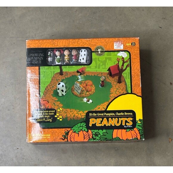Peanuts It's The Great Pumpkin 2009 Music & Motion Prowling Pumpkin Patch Works - Picture 1 of 10